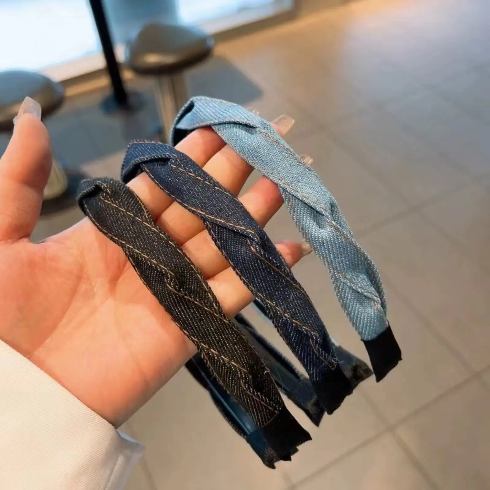 Women Hair Band Universal Daily Hair Accessories, Viral Vintage Black Denim Twist Knot Headband, Underrated Casual Washed Jean Fabric Hair Hoop, Contrast Stitch Middle Twisted Non-Slip Inside Headband, Soft Breathable Fabric No Slip Comfort All Day Wear A