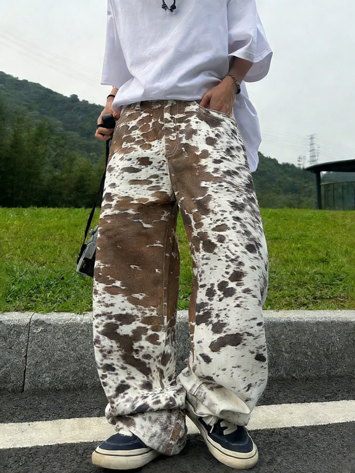 Men's Vintage Cow Print Jeans, Y2K Streetwear Hip Hop Fashion, Loose Fit Baggy Oversized Wide Leg Pants, All Seasons Long Trousers
