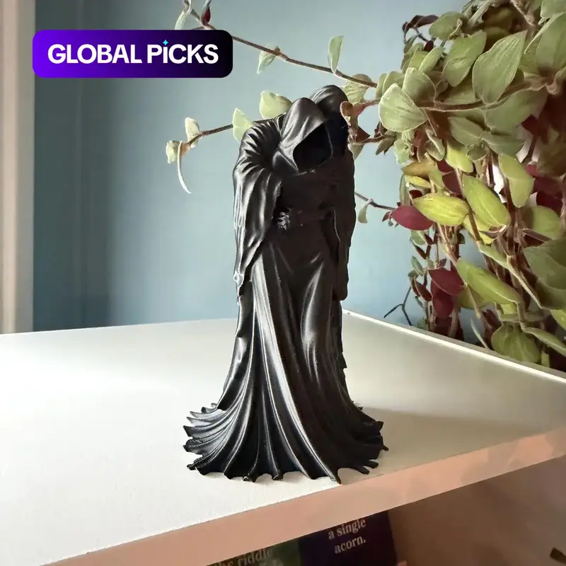 Gothic Grim Reaper Couple Embrace Statue, Black Figurine, Decorative Figurine, Desk Ornament Gift for Halloween Spooky Dark Skeleton Lovers, Fantasy Embrace Home Decor, Eternal Love Grim Reaper Hugging Figurine, Sculpture Desk Decor #GLOBAL PICKS