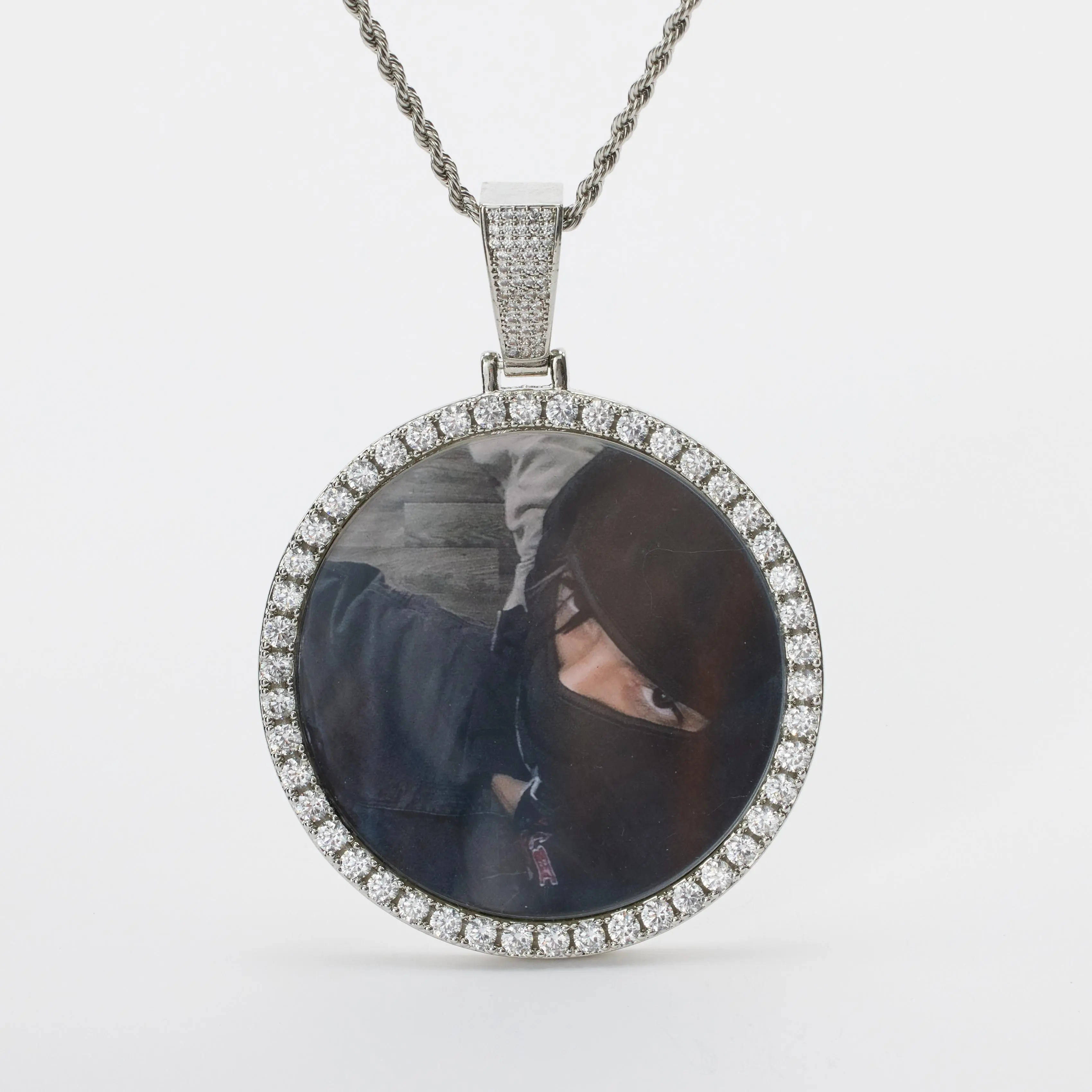 IH Iced Out Round Custom Photo Pendant Necklace 18K Gold Plated Natural Sri Lanka Zircon Hip Hop Miami Italian Mexican Memory Gift Unisex
