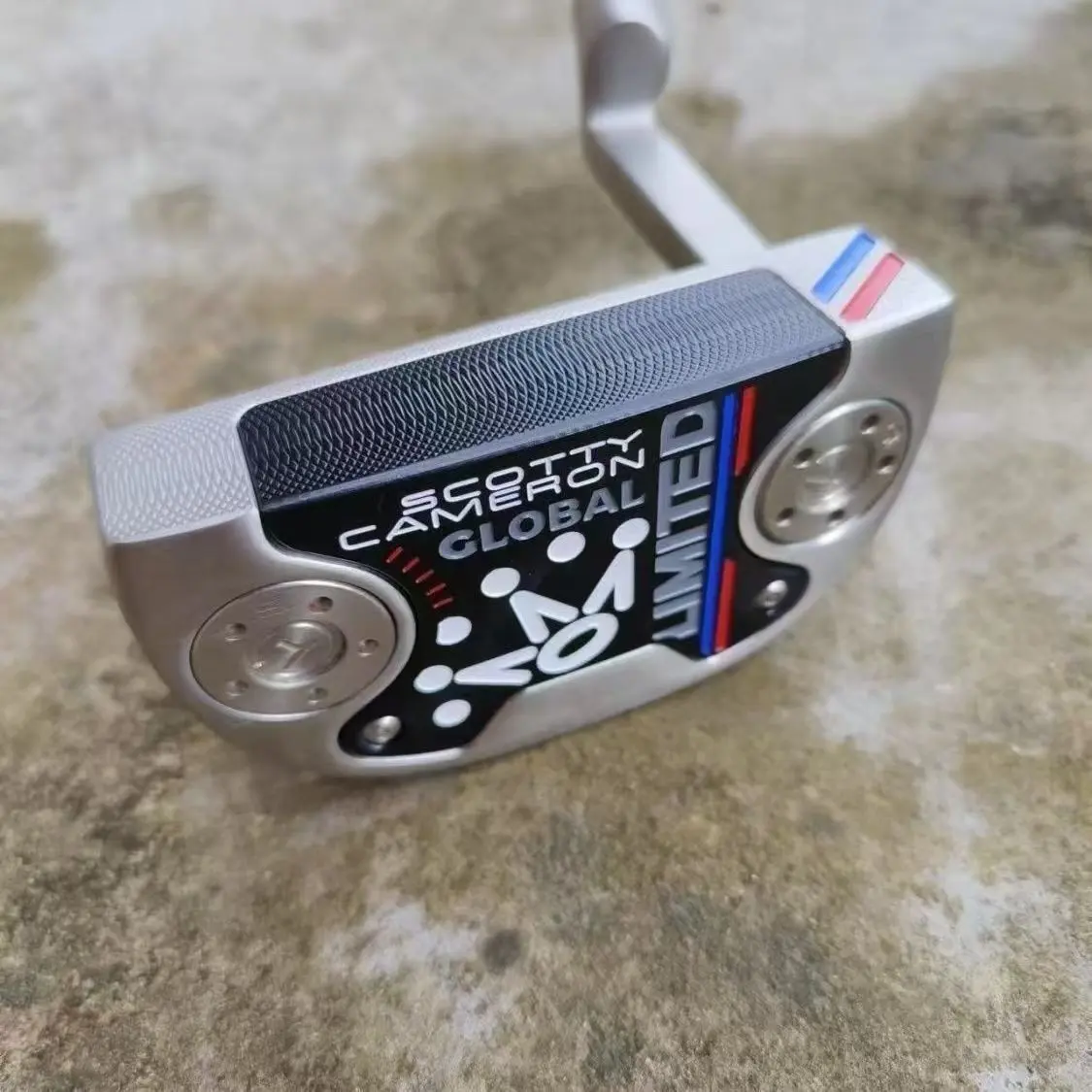 The latest 2026 model high-performance golf half-round putter is balanced and stable, suitable for outdoor sports