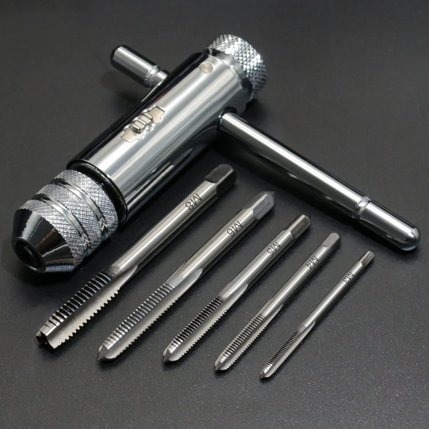 Ratchet T Handle Tap Wrench + 5pcs M3 M4 M5 M6 M8 Machine Screw Metric Thread Milling Plug T-shape Taps Set, Both Way Hand Tap Set Adjustable Manual Tapping Tool Kit for Home Use (Short)