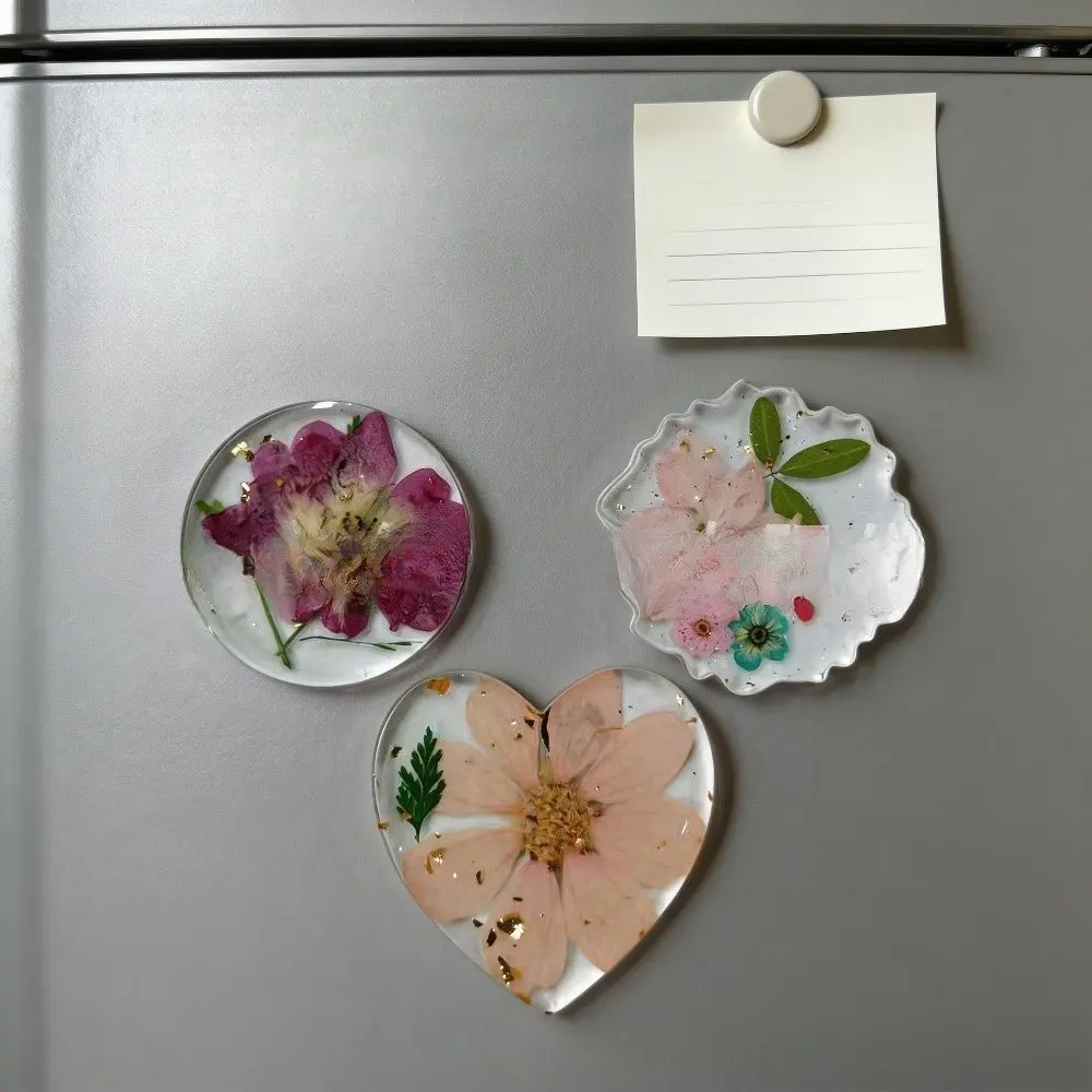 Natural Real Dried Flower Epoxy Resin Fridge Magnets, Round Heart Square Ocean Shape Refrigerator Decor Magnets, Cute Floral Resin Craft Magnets, Decorative Magnet for Kitchen, Whiteboard & Locker Display