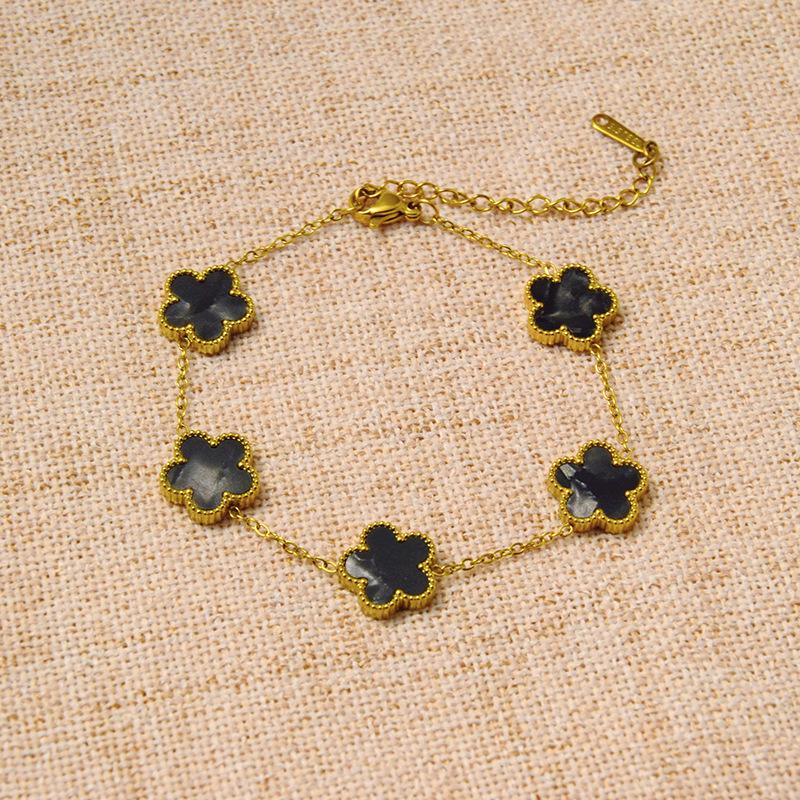 Titanium steel lucky clover five-leaf clover gradient bracelet, light luxury and high-end feel, popular stainless steel jewelry for women