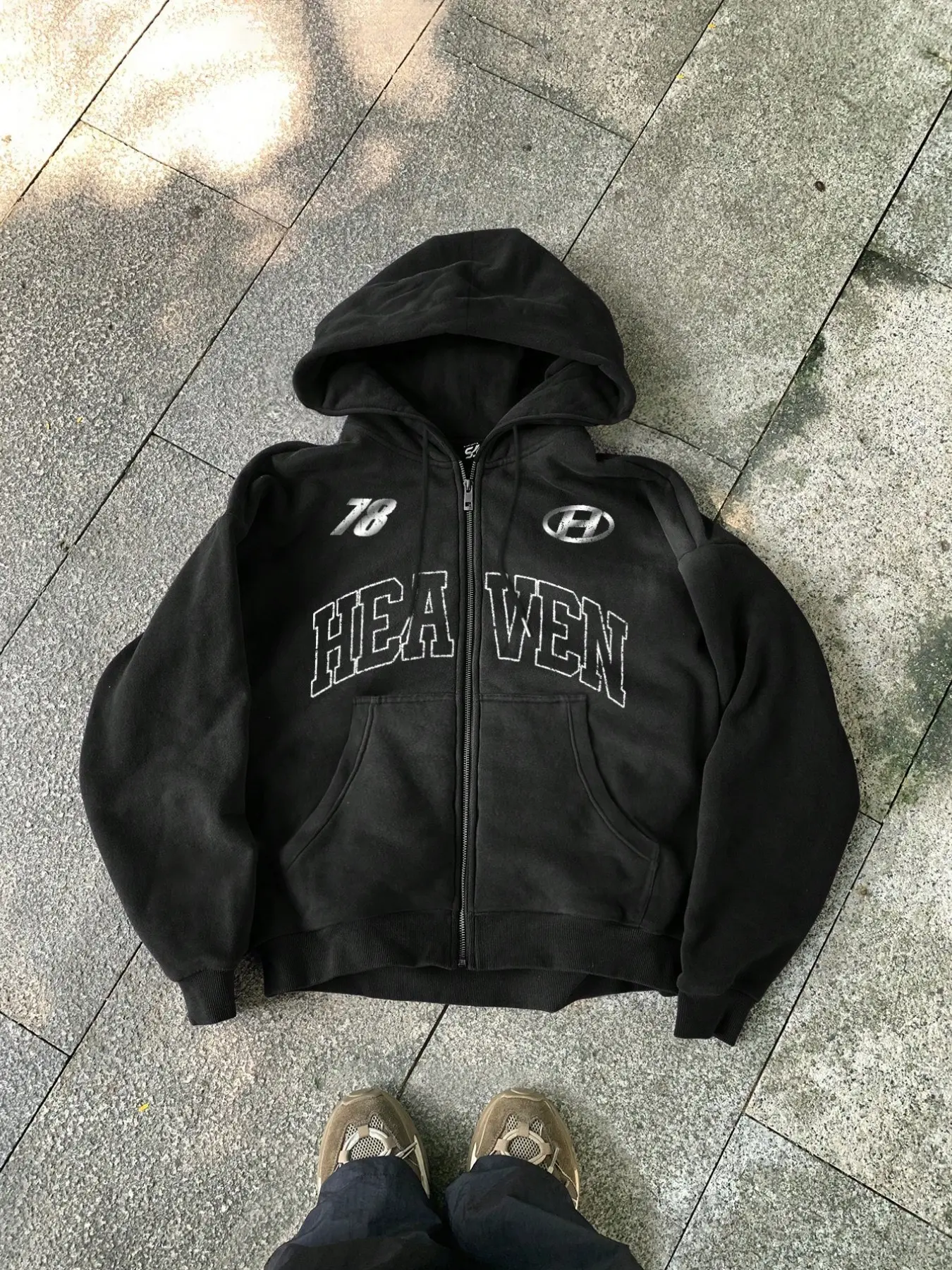 Men's Black HEAVEN 78 Letter Print Boxy Zip Up Hoodie, Oversized Streetwear Hooded Sweatshirt with Front Pocket, Casual Drawstring Long Sleeve Jacket for Men, Perfect for Daily Wear, Street Style and Hip Hop Outfits