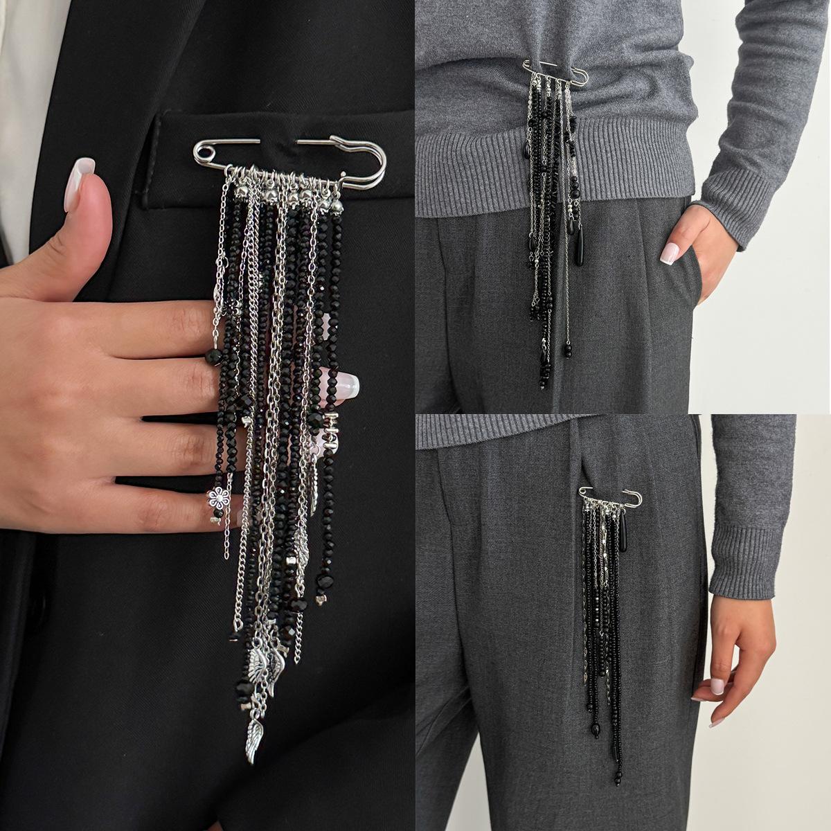 Trendy Minimalist Rice Bead Crystal Brooch INS Stylish Personalized Safety Pin Versatile Daily Accessory Elegant Sparkly Rhinestone Lapel Pin Multi Functional Fashion Jewelry for Women Office Commute Party Casual Outfit Decoration