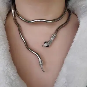 Edgy Snake Wrap Choker Necklace | Minimalist Y2K Statement Collarbone Chain & Unisex Streetwear Jewelry