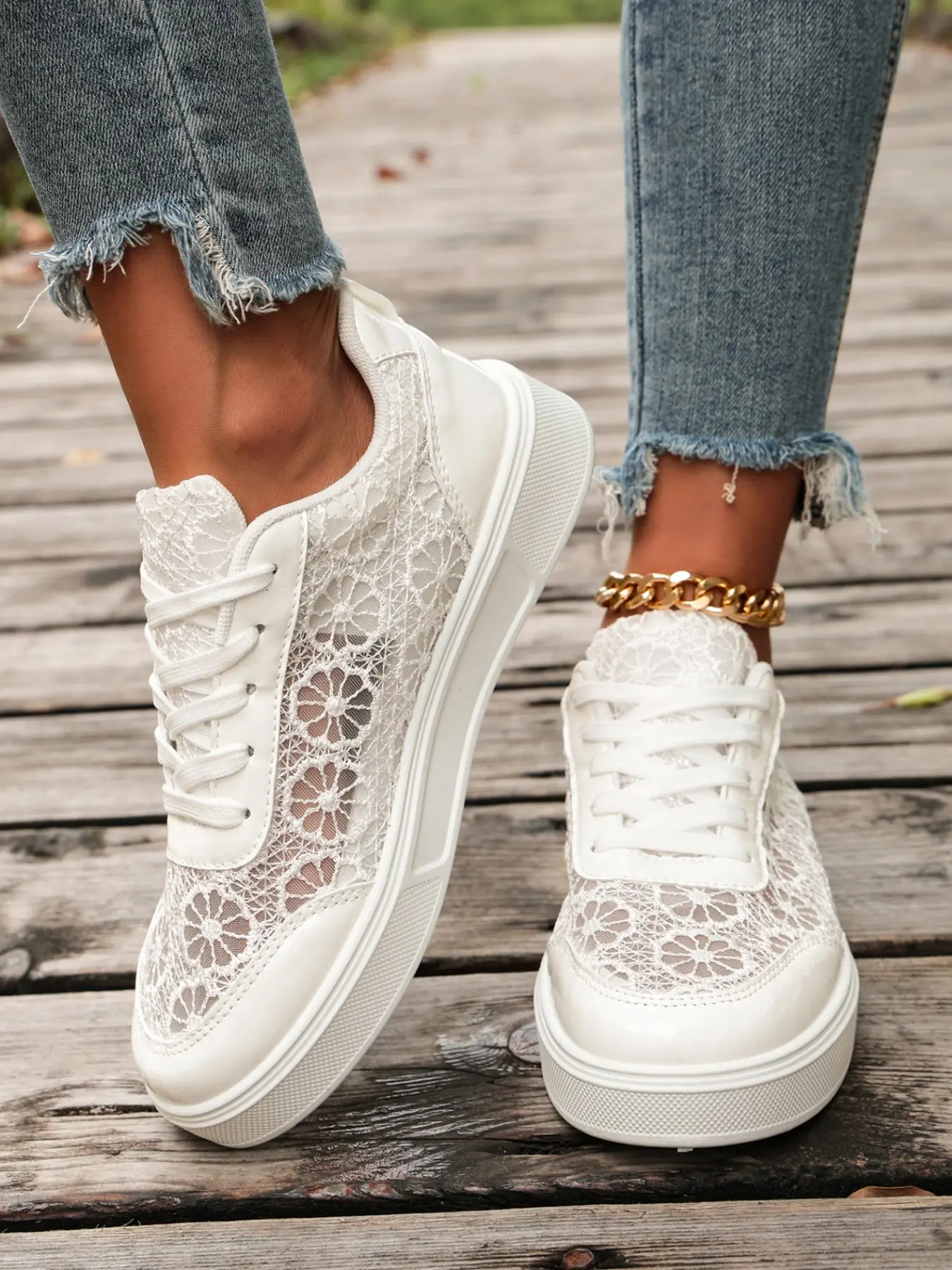 Women's Floral Lace Hollow Out Thick Sole Casual Shoes, Breathable Mesh Glossy Leather Laces, Lightweight Walking Shoes for Summer