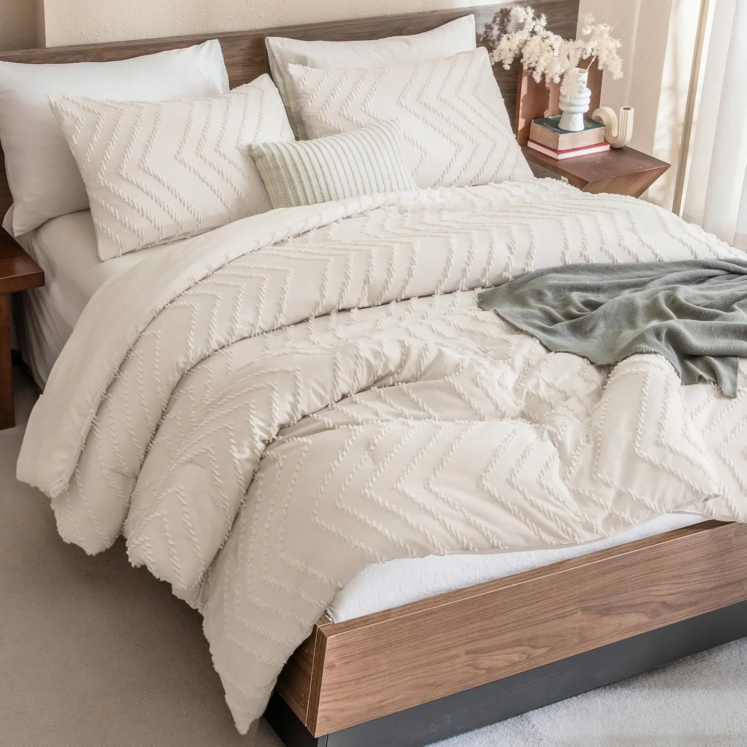 Queen Comforter Set Beige, 3 Pieces Comforters Queen Size Bed Set | Boho Cream Soft Warm Neutral Bedding Comforter Sets for Queen Size Bed, Aesthetic Chevron Cute Bohemian Textured Bedding Set