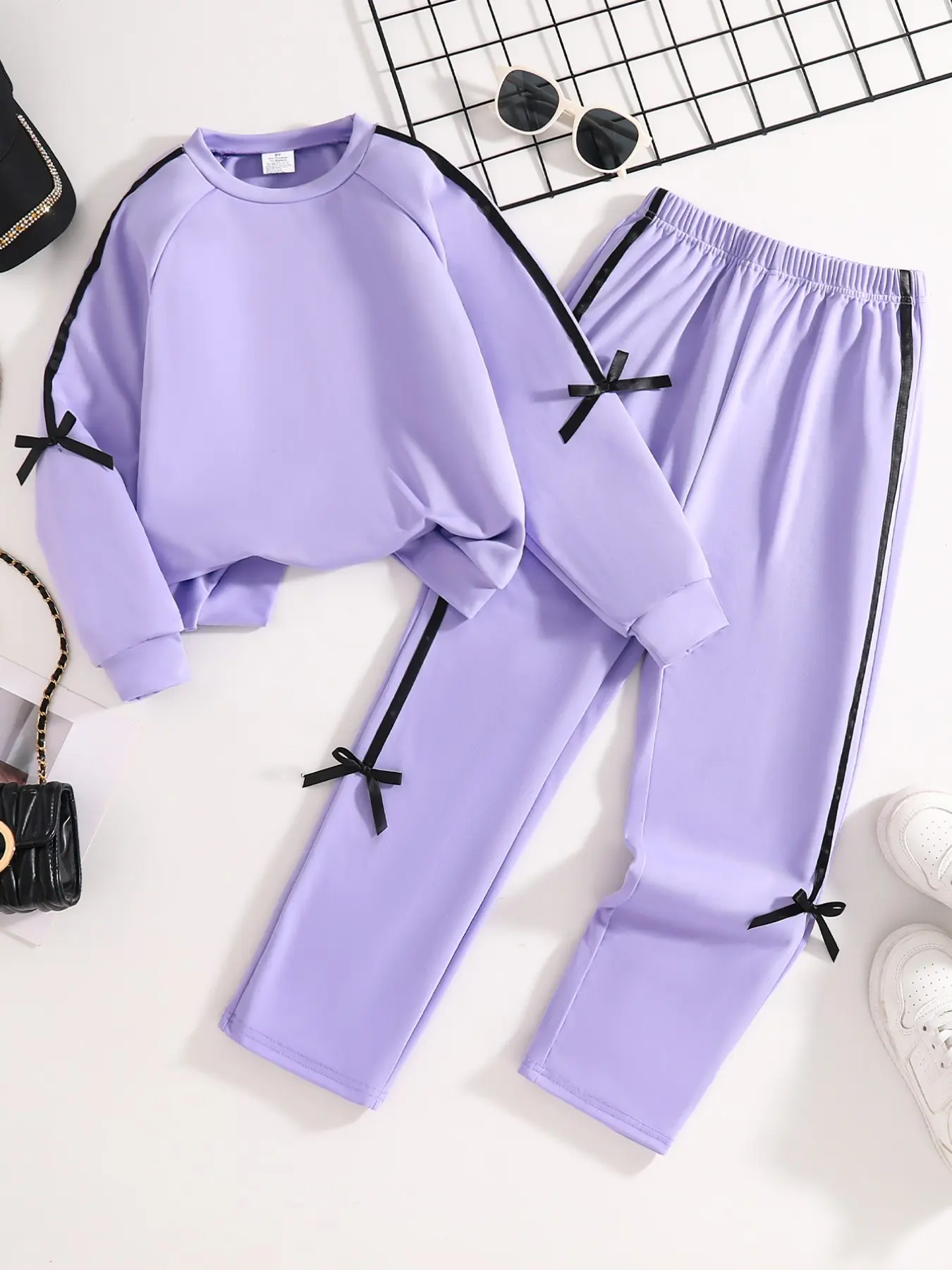 Girls 8-12Y Macaron Light Purple 2-Piece Outfit, Raglan Crewneck Loose Sweatshirt With Black Side Stripe & Tiny Black Bows, Matching Straight Pants With Same Stripe Bows, Kids Spring Autumn Kindergarten Casual Set, Sweatshirt Sets