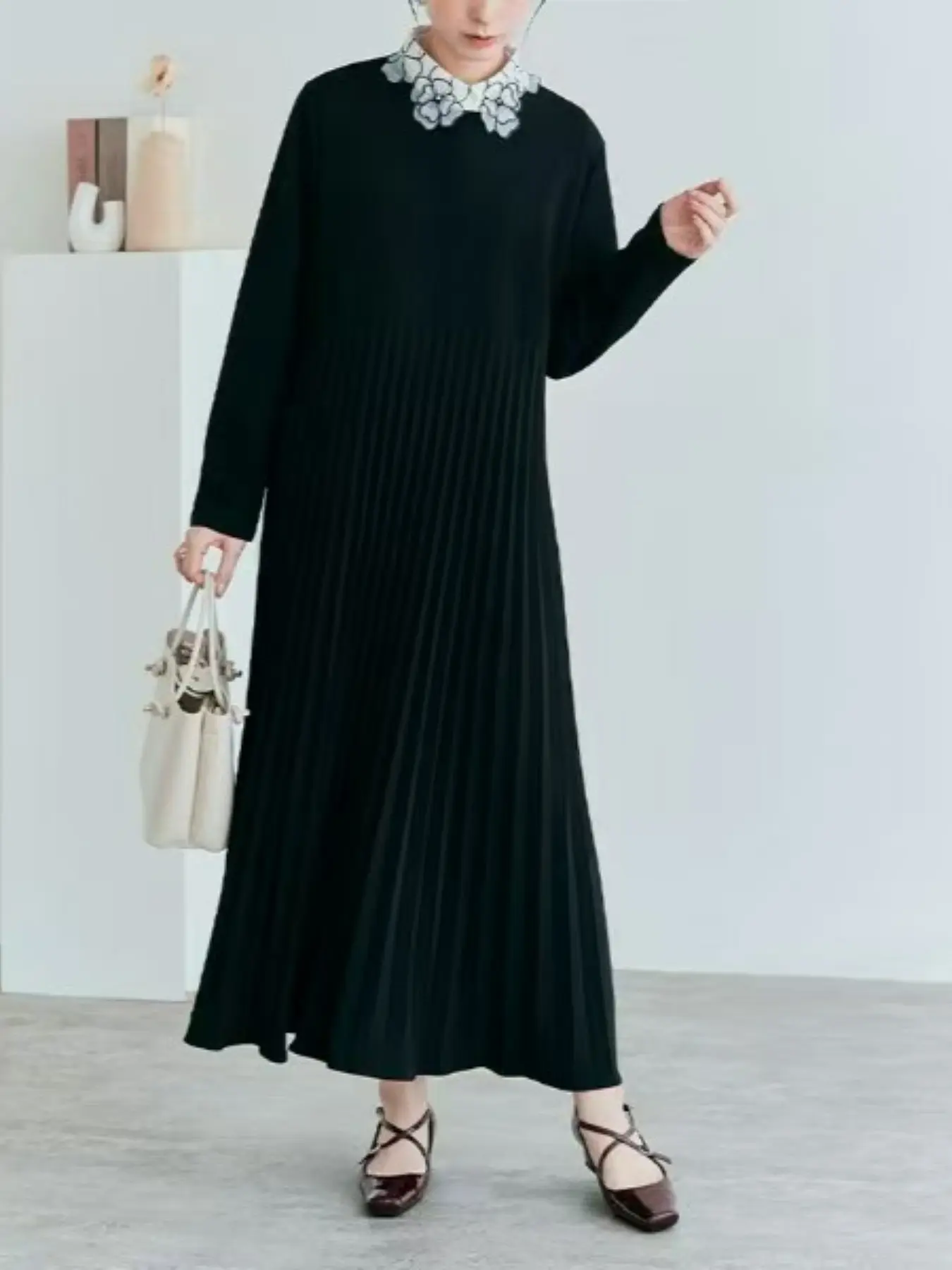Long Sleeve Dress with Pleated Hem, Women's Long Dress for Autumn Winter, Casual Female Dress, Comfortable and Stylish