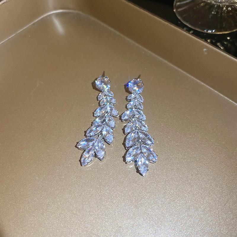 Silver Needle 2026 Zircon Wheat Ear Tassel Earrings and Necklace Set, Fashionable Light Luxury Clavicle Chain, High-end Jewelry