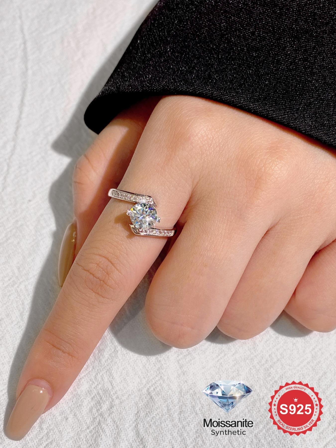 S925 Sterling Silver Synthetic Moissanite Ring, Four Claw Classic Women's Ring, Exquisite Jewelry Anniversary Gift for Ladies and Girls