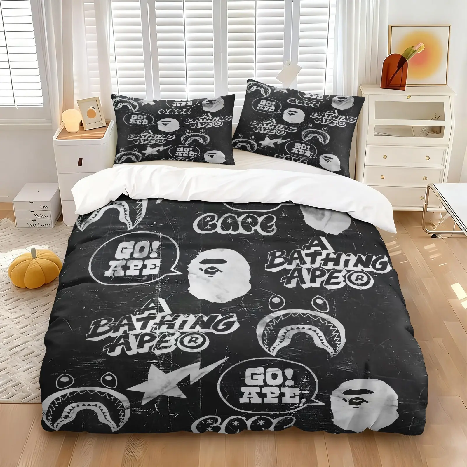 Black Vintage Distressed Graffiti Monkey Shark Star Print Duvet Cover Set, Include 1 Quilt Cover and 1/2 Pillowcases, American Worn Street Graffiti Pattern Fashion Personality Bedroom Comforter Cover, Birthday Holiday Gift Bedding, All Seasons Use