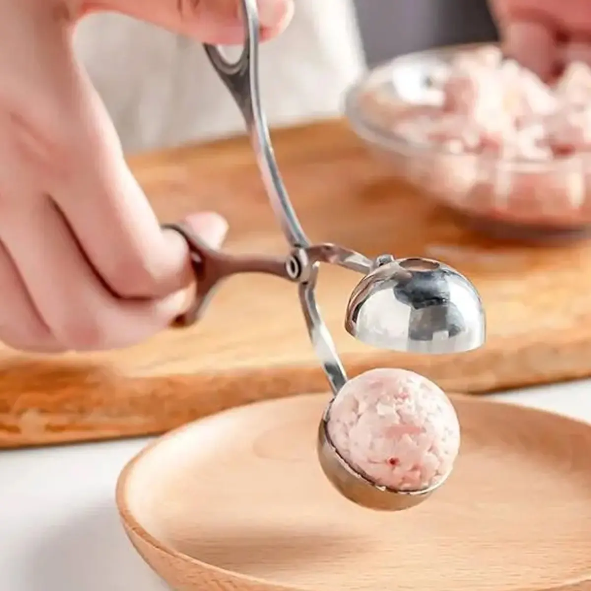1pc Stainless Steel Meatball Maker, Non-Stick Meatball Clip, Multifunctional Durable Kitchen Tool for Meatballs, Fish Balls, Cookies, Ice Cream
