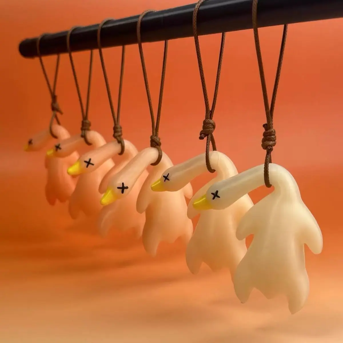 1-Piece Authentic Color-Changing Roast Duck Resin Charm w/Rope, Car Decor Accessory, Modern Home Decor Statue Figurine