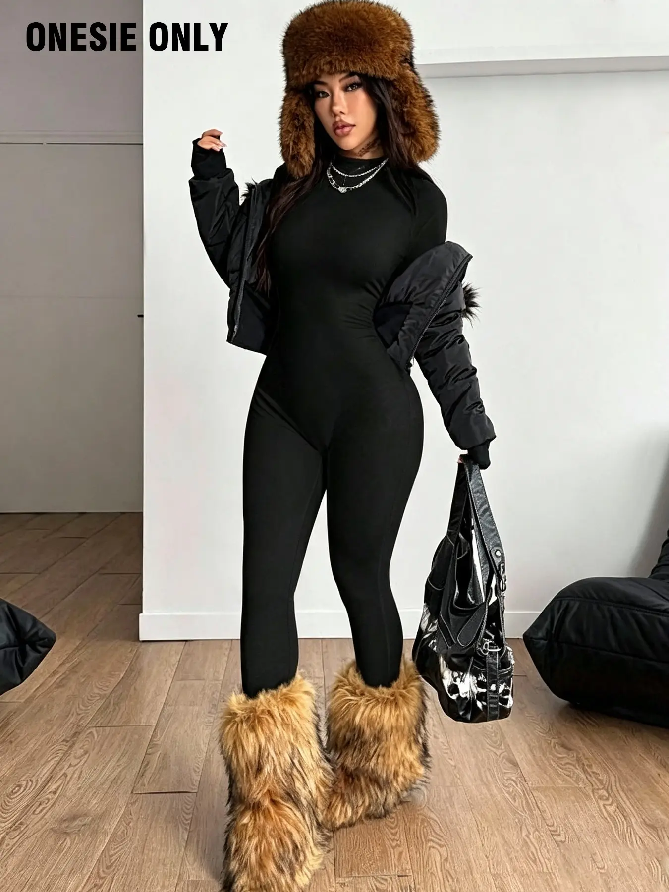 Women's fashion high-neck long-sleeve jumpsuit with a back zipper design, made of stretchy and soft fabric. Perfect for everyday street outings, fitness, casual errands, and winter layering looks. #FittedJumpsuit #YogaJumpsuit #AutumnOutfit