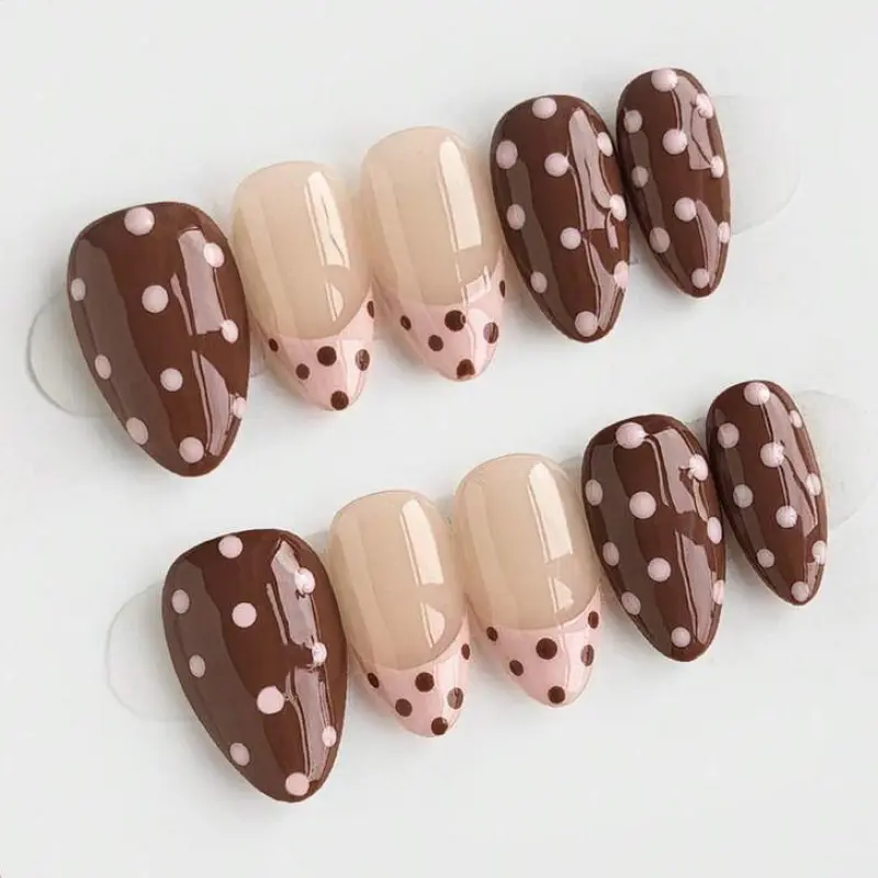 10 pcs short almond-shaped hand-pressed press-on nails, Fake nails, Brown nails Minimalist everyday nails Autumn press-on nails Glossy nails French tip nails Polka dot nails Press-on acrylic nails Suitable for office ladies Everyday dates