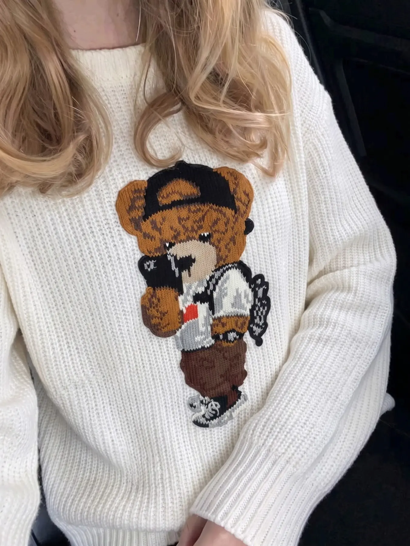 Women's Fall Winter Casual Round Neck Solid Color Ribbed Bear Pattern Long Sleeve Sweater Knit Pullover, Cozy and Stylish Outerwear