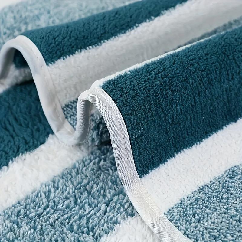 8-piece wide and narrow striped towel set, including 2 hand towels, 2 bath towels, and 4 face towels. This towel set is perfect for outdoor activities, camping, hiking, business use, as well as for spas, foot baths, saunas, and hotels