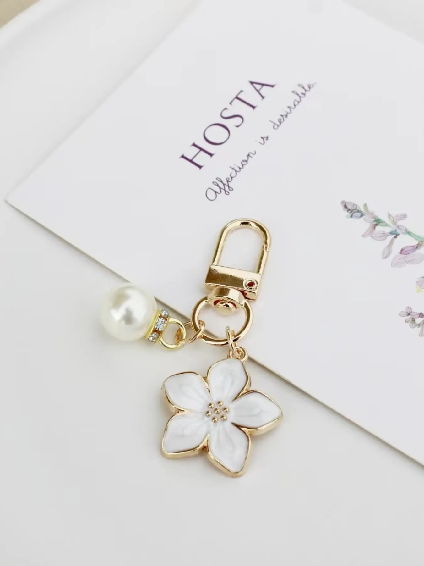 Metal Cherry Blossom Heart Design Keychain, Keyring, Elegant Lightweight Design, Includes Label Attachment, Perfect for Bags, Car Keys, Couples, Holiday Gifts