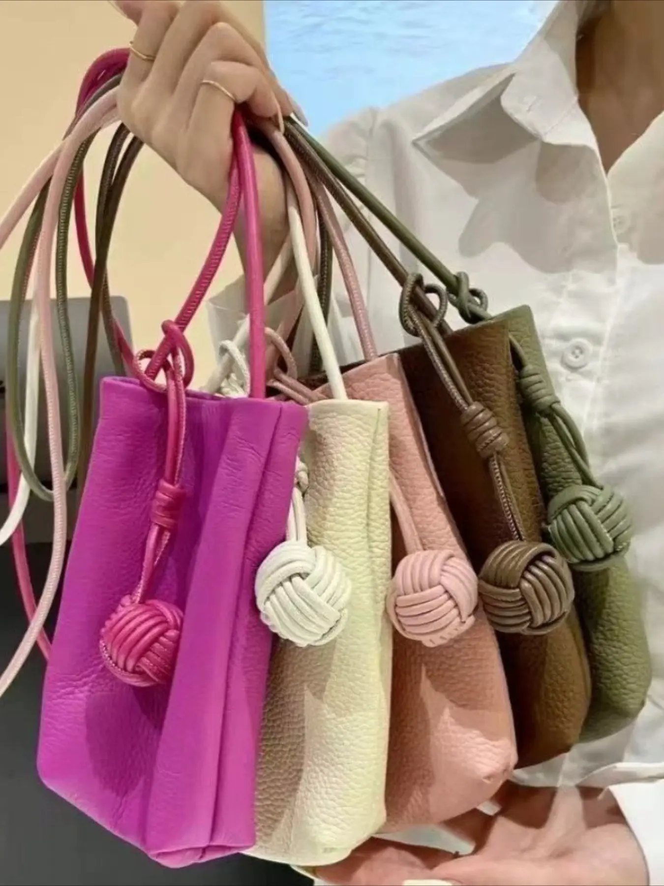 Genuine leather minimalist phone bag for women, crossbody woven ball vertical design, top layer cowhide soft leather bag, mini sports running bag