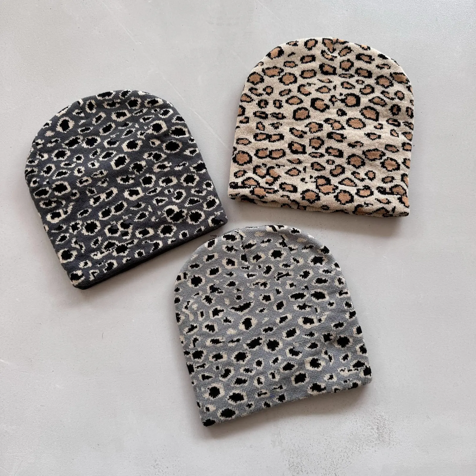 Grey Leopard Print Knit Beanie, Y2K Animal Pattern Skull Cap, Casual Cuffed Leopard Knitted Hat, Soft Stretchy Warm Winter Hat, Trendy Street Fashion Headwear, For Women Daily Outdoor Outfit