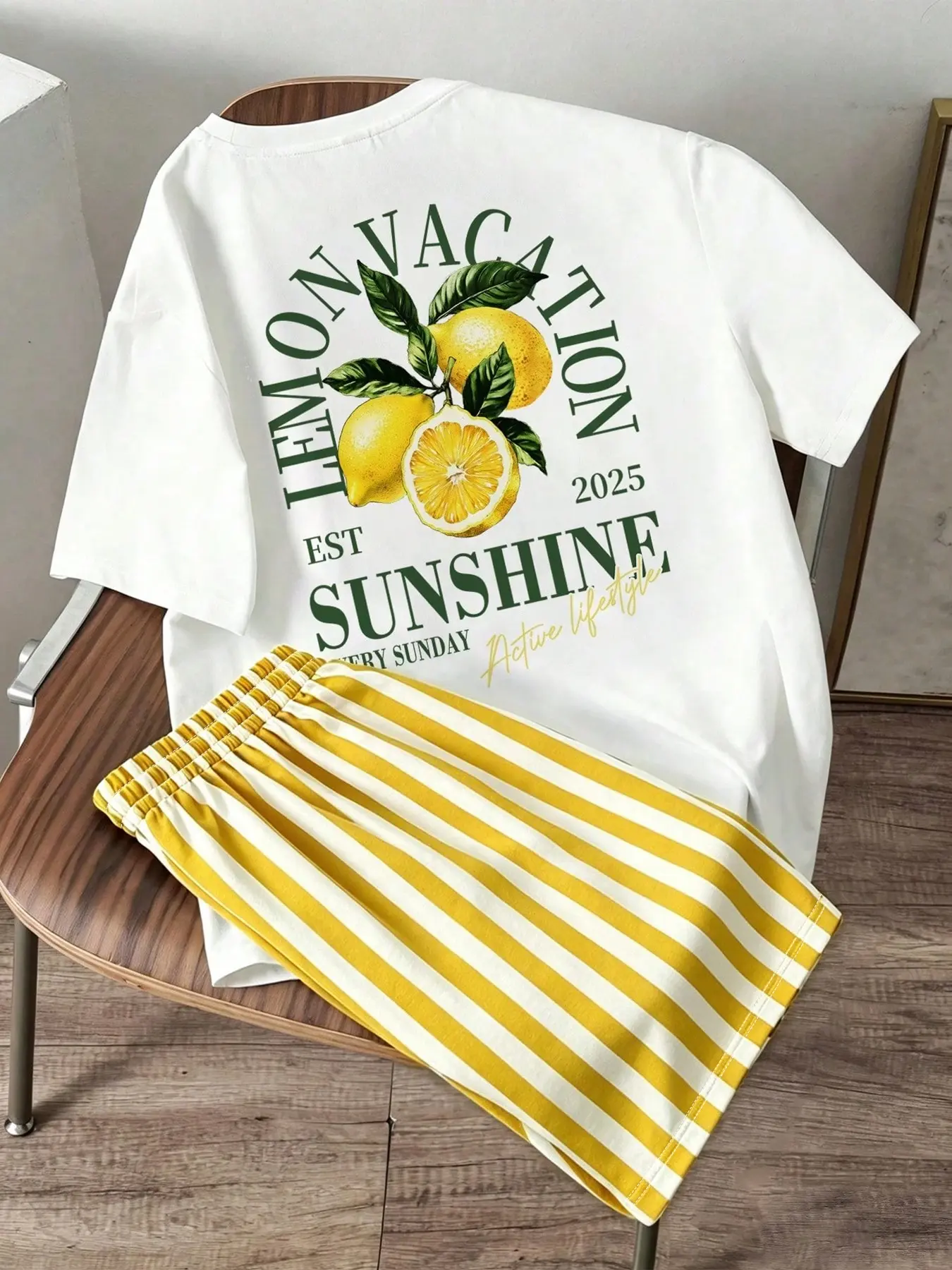 2 Pieces Men Summer Outfit Set Matching Sets Lemon Graphic Back Print Short Sleeve T-Shirt & Yellow White Striped Elastic Waist Shorts Breathable Casual Wear For Daily Vacation Beach Menswear
