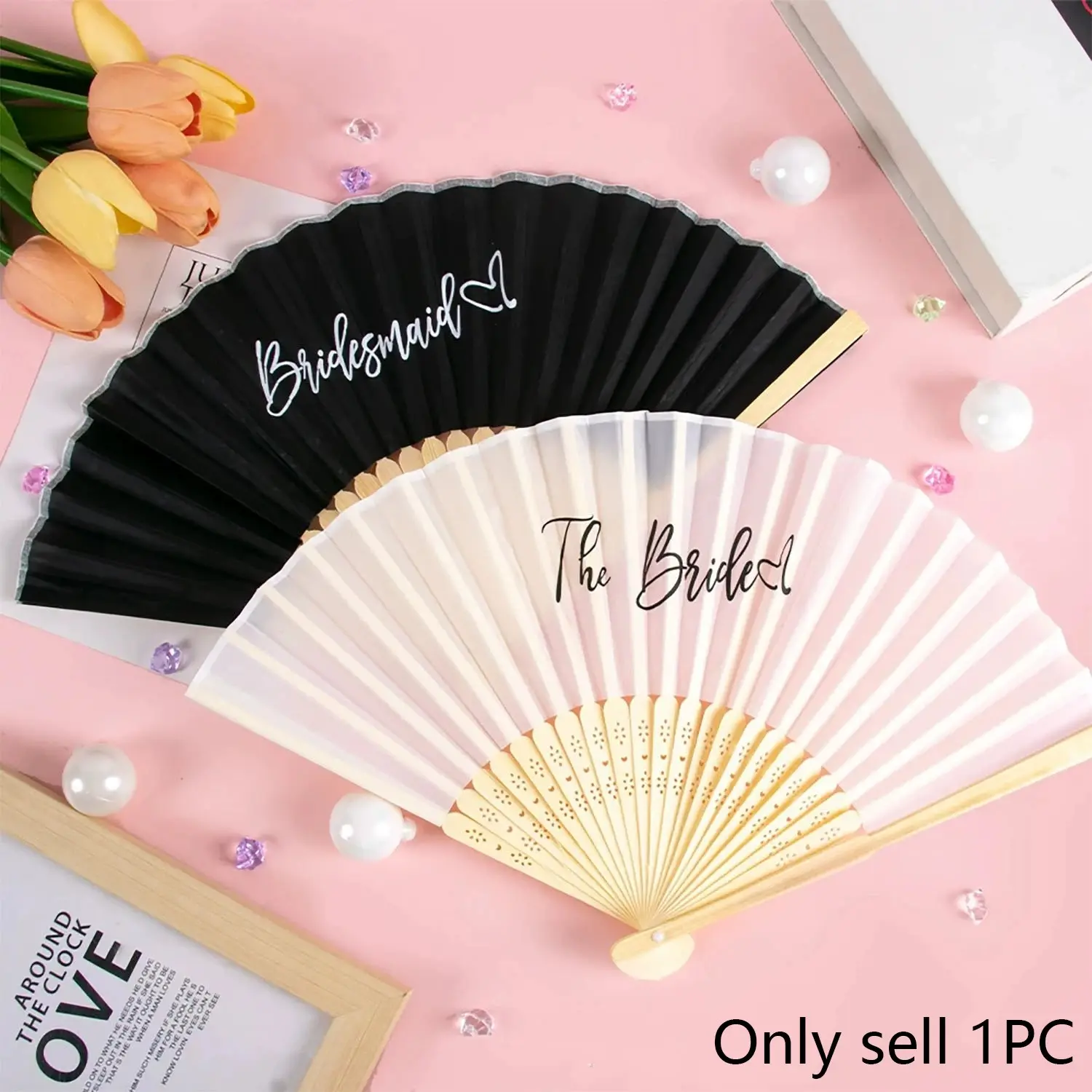 1PC Bride Heart Print Folding Fan, Wedding Hand Fans, Perfect for Bachelorette Parties, Weddings, Bridal Party Decor, Maid of Honor Gift, Event Decoration