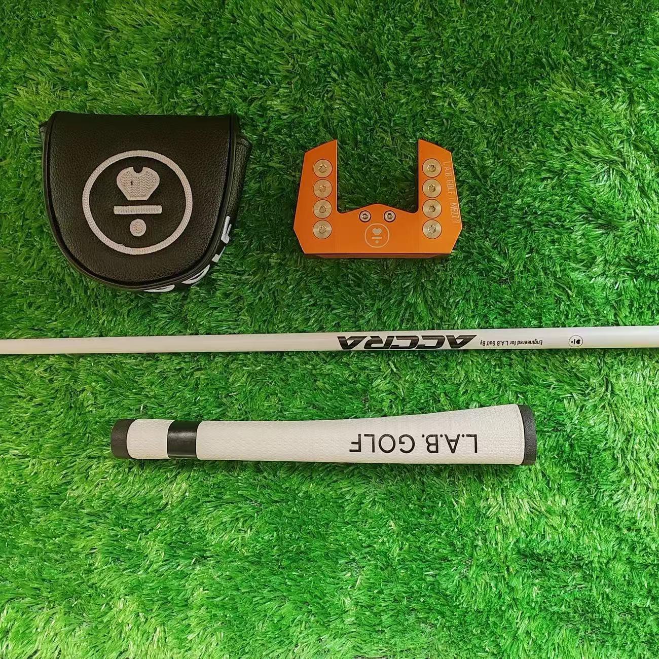 20262026 L.A.B..Golf MEZZ.1 Putter RH uses Auto-Balance Tech for a square impact and tour consistency, and includes a black head cover.