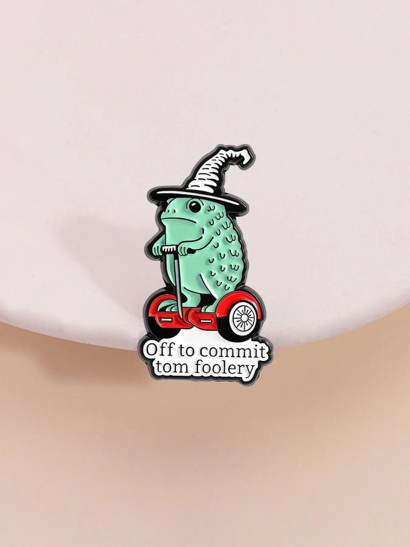 Funny Frog Cartoon Badge, Shaped Badges, Creative Chest Pin, Lapel Pin, Witch Hat Wizard Balance Bike Prank Sign, Humorous Daily Decoration for Jokers, Men Accessories, Alloy Brooch Pin