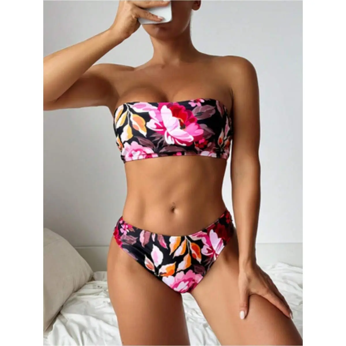 Women's Strapless Bandeau Bikini Set in a Tropical Print, High Stretch Fabric with Mid Rise Bottoms, Elastane, Pool Parties, Beach Festivals, Eliminates Tan Lines, Strapless Bras, Women's Swimsuits, Floral Print, Secure Fit, Quick-Dry