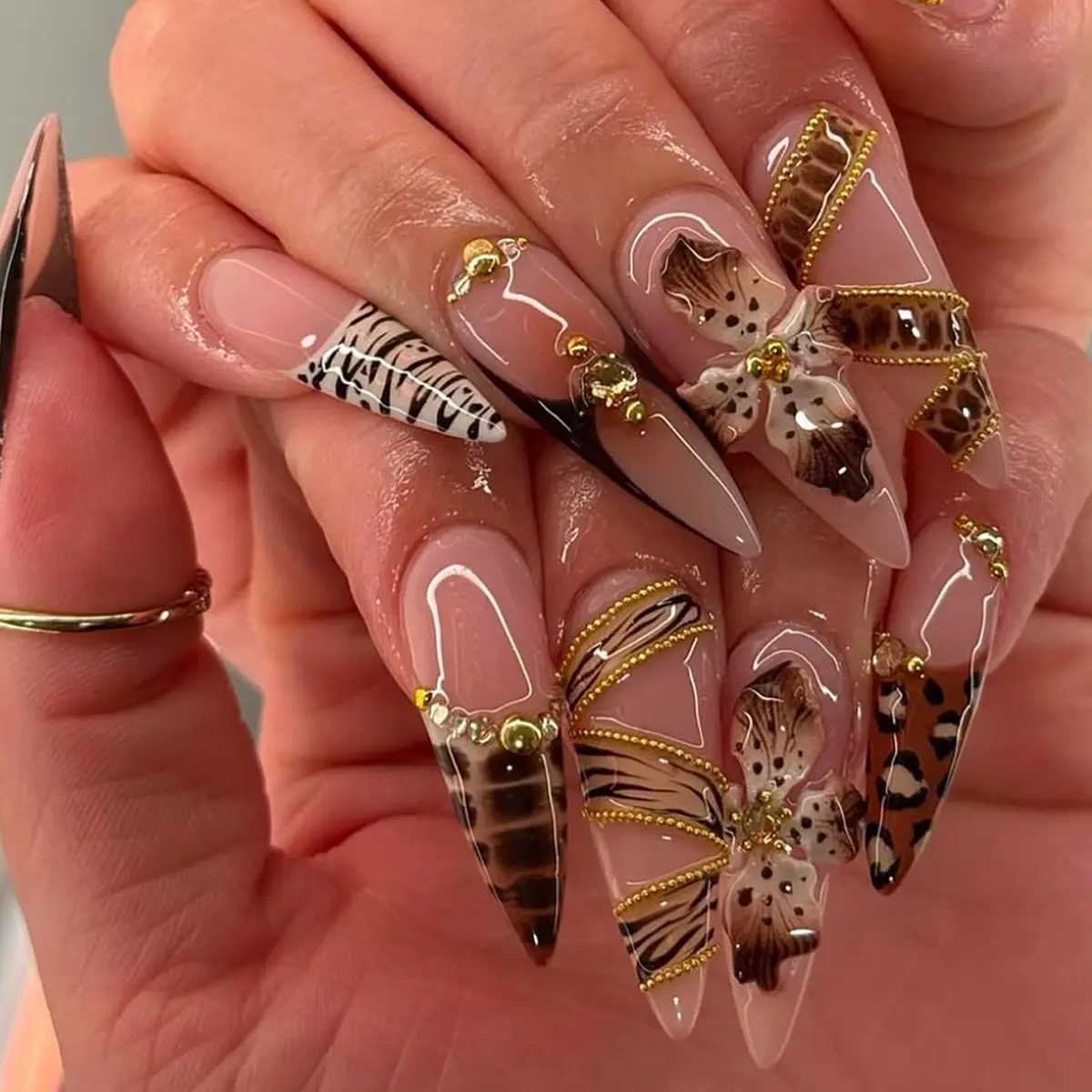 24-Piece Gift Set of Long, Pointed Press-On Nails, Decorative Nails, Fake Nails, Spicy Cow Print, Rich Heiress Champagne, Gemstone, Sexy Leopard Print, and Melange Styles, Featuring 3D Embossed Design, Blush Ombre, and French Tips, Everyday use