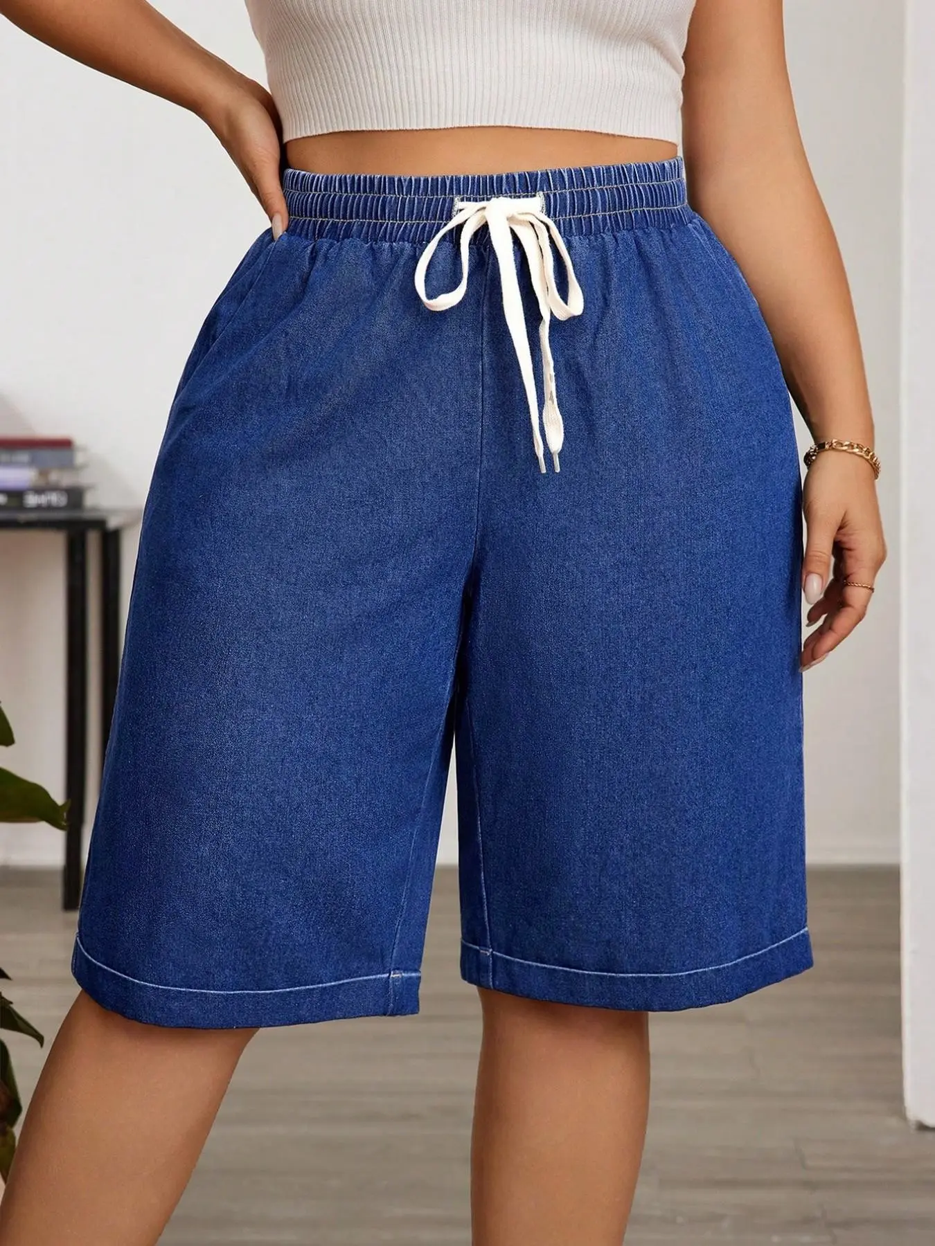 Drawstring Waist Adjustable Denim Shorts, Knee-Length Loose Fit Jeans, Plus Size Friendly Home Casual Pants, Comfortable and Stylish