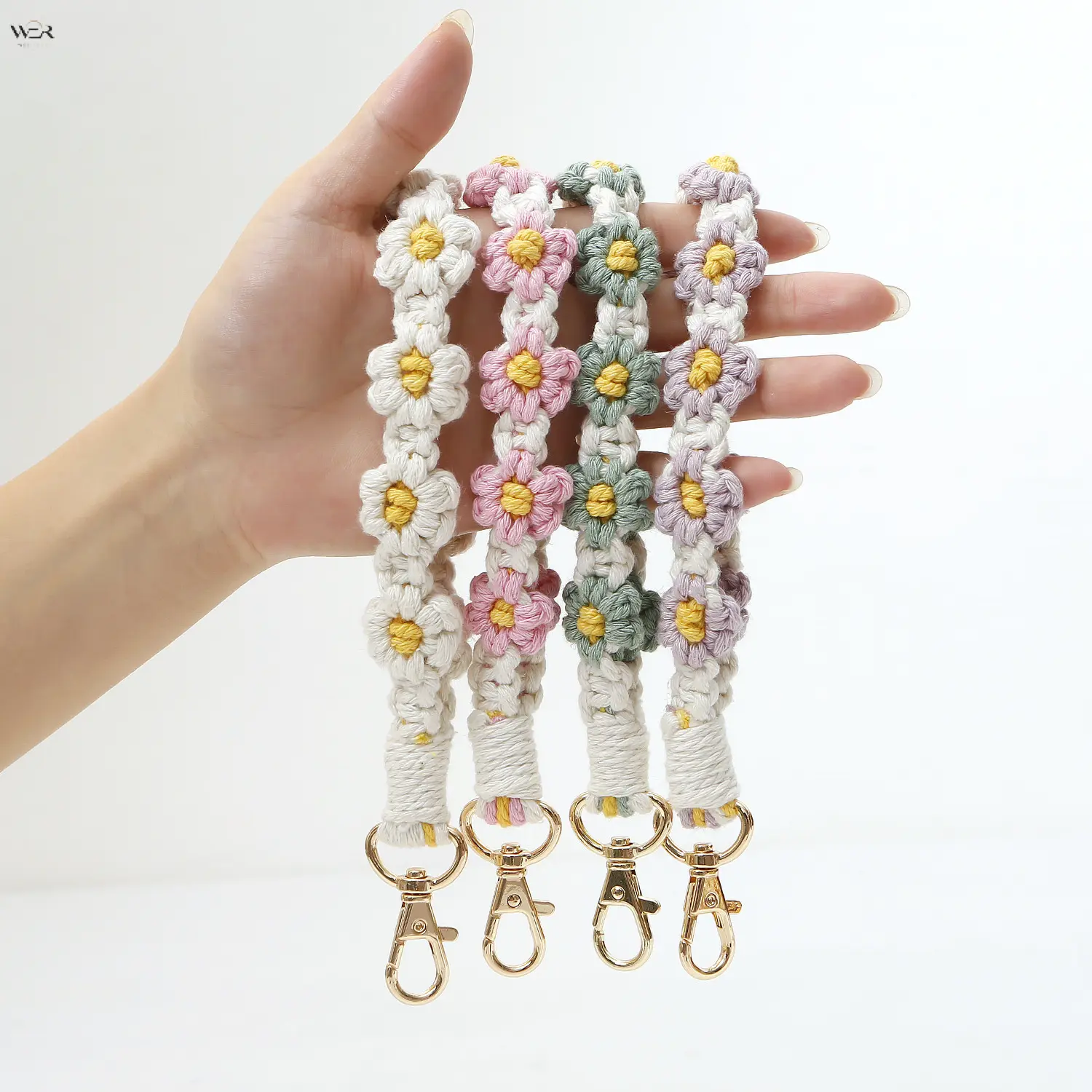 14cm Handmade Macrame Daisy Wrist Key Strap 4 Pastel Shades Off White Pink Green Purple Gold Swivel Clasp 21.6g Cotton Woven Floral Lanyard Bag Phone Charm Boho Minimalist Friendship Gift