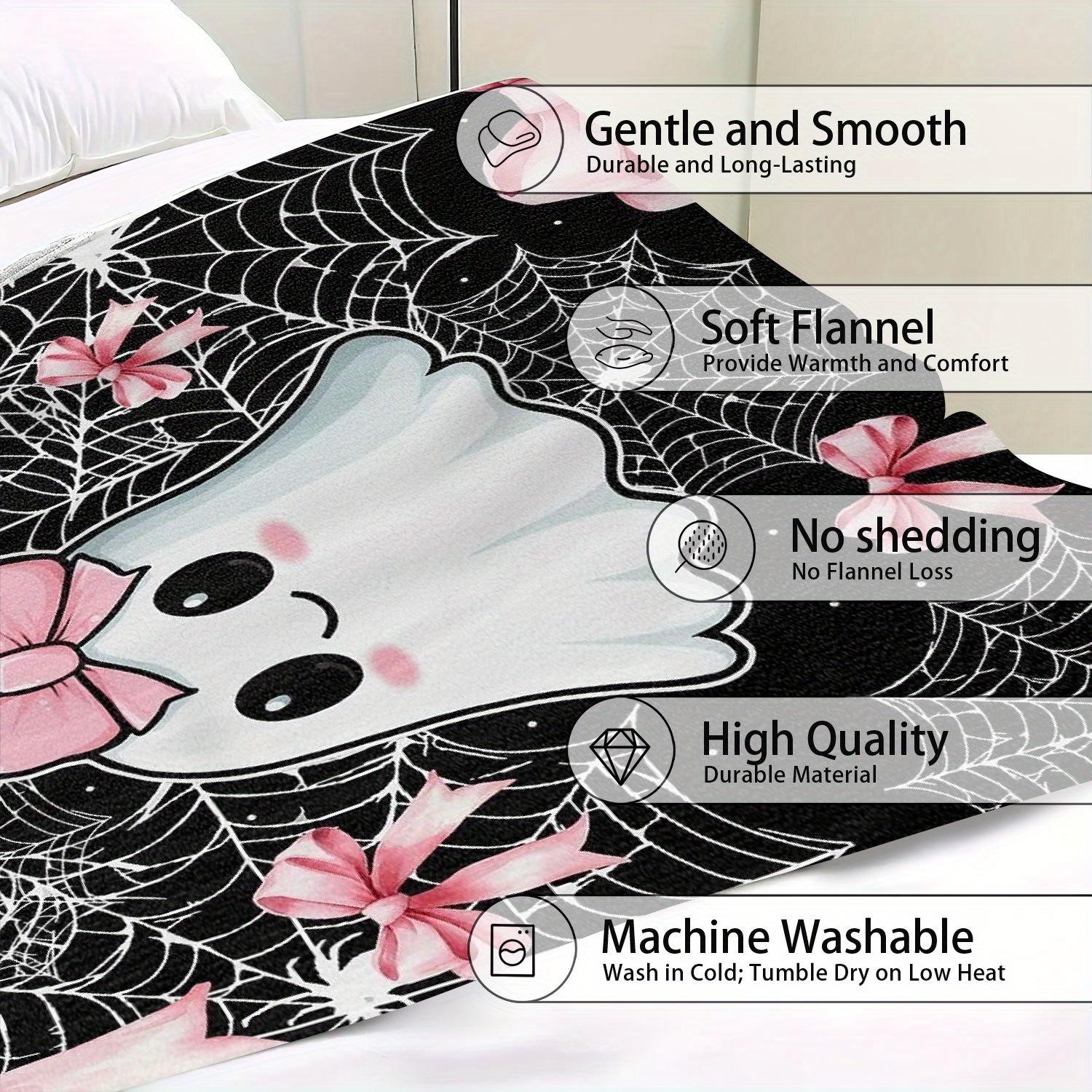 1 Piece Halloween Ghost Pink Bow Spider Web Theme Flannel Blanket, Soft and Warm Plush, Super Comfortable, Suitable for Living Room, Bedroom, Travel and Camping, Family Holiday Decoration,Air-conditioned Room Accessory