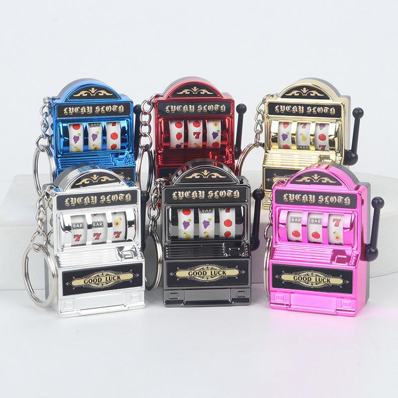 Mini fruit arcade keychain pull-and-turn game retro toy slot machine keychain pendant gift