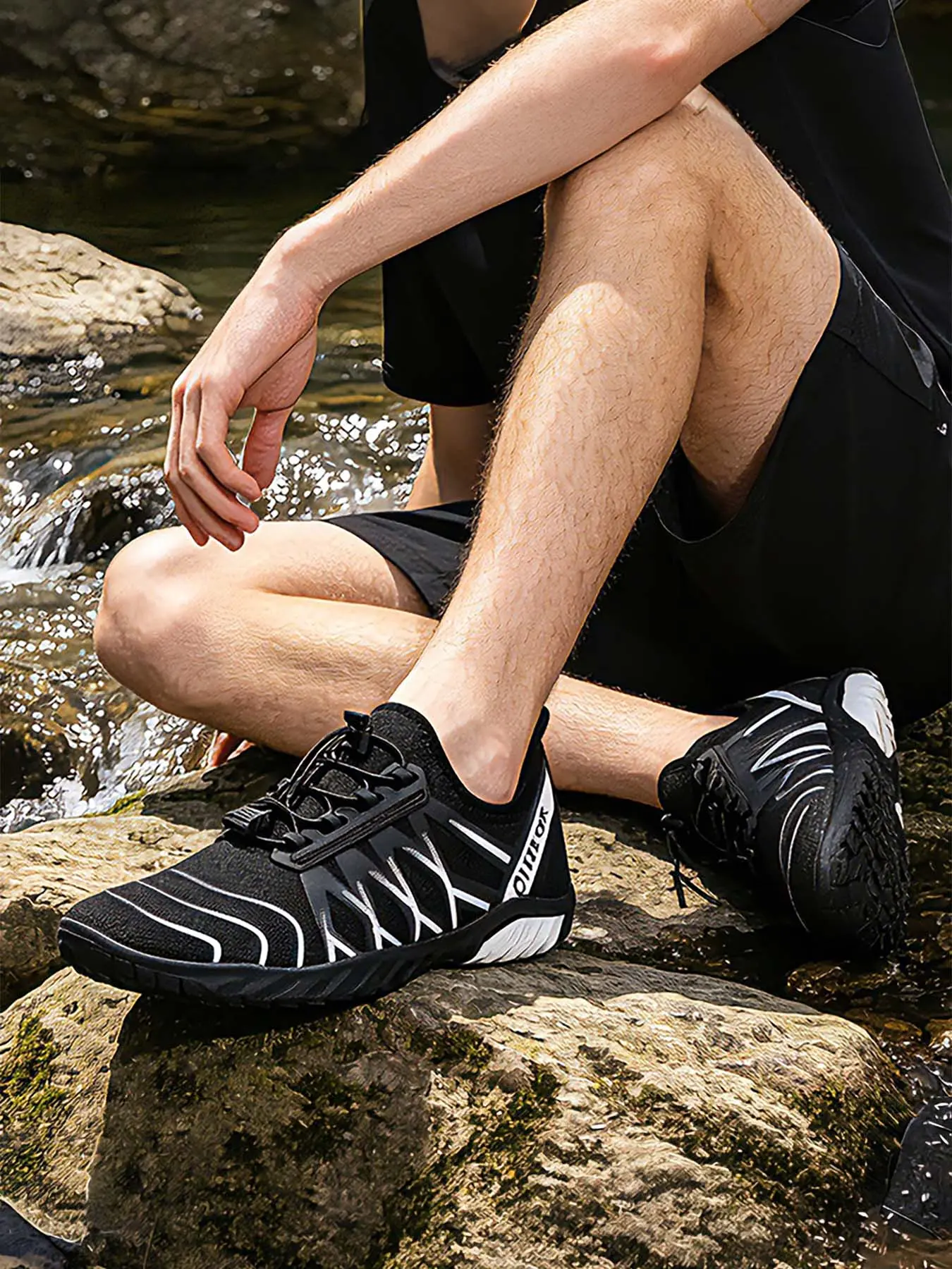 A Pair of Fashion Men's Outdoor Wading Water Shoes, Quick-Dry Breathable Mesh Non-Slip Barefoot Shoes, Drainable Beach Sneakers, Water Sports Footwear, Sporty Water Shoes for Swimming, Climbing, Fishing and Indoor Fitness