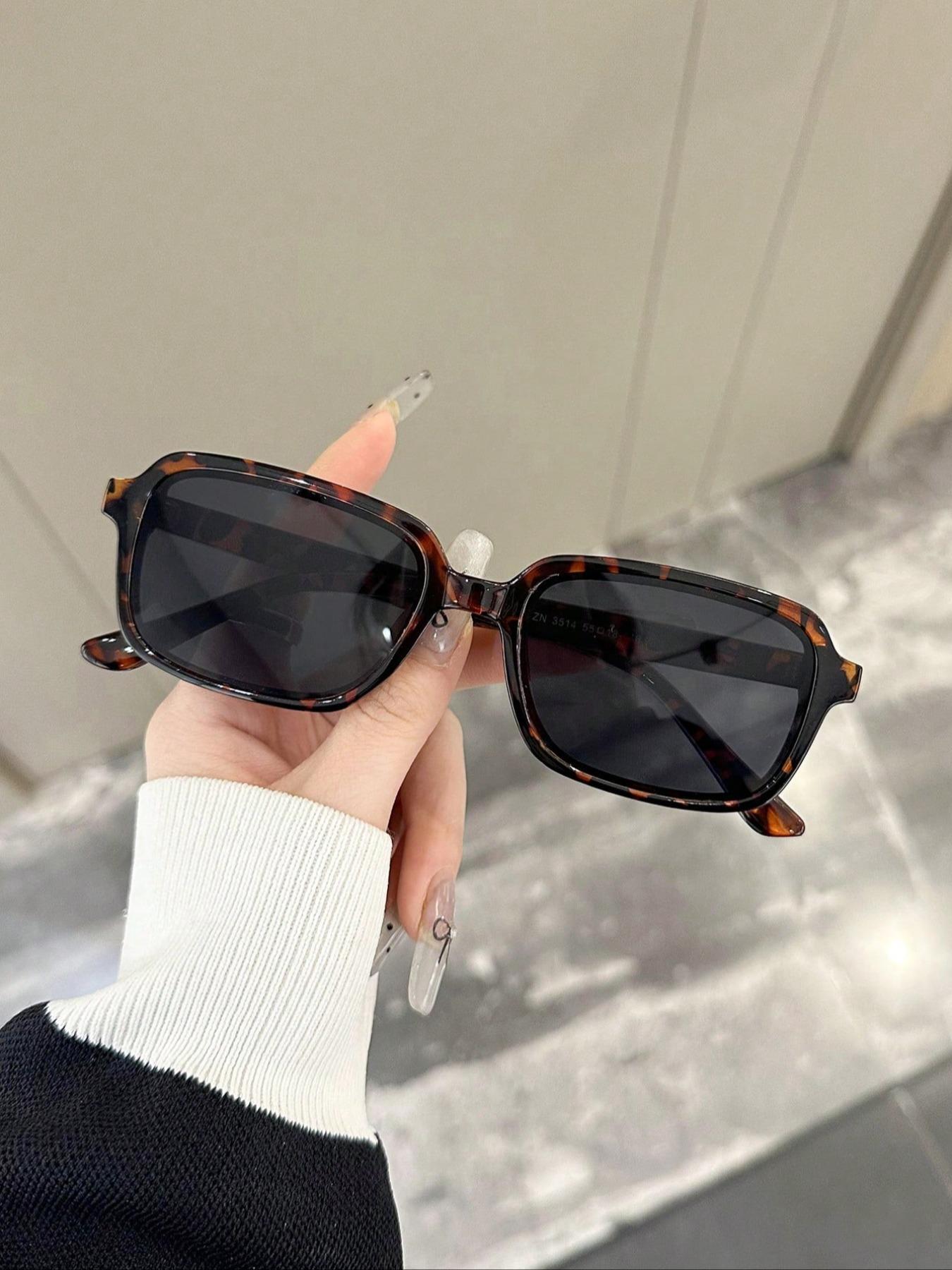 Unisex Tinted Lenses, Trendy Casual Square Frame for Everyday Use, Fashion Accessories for Outdoor Activities, Trendy Styling Sunglasses