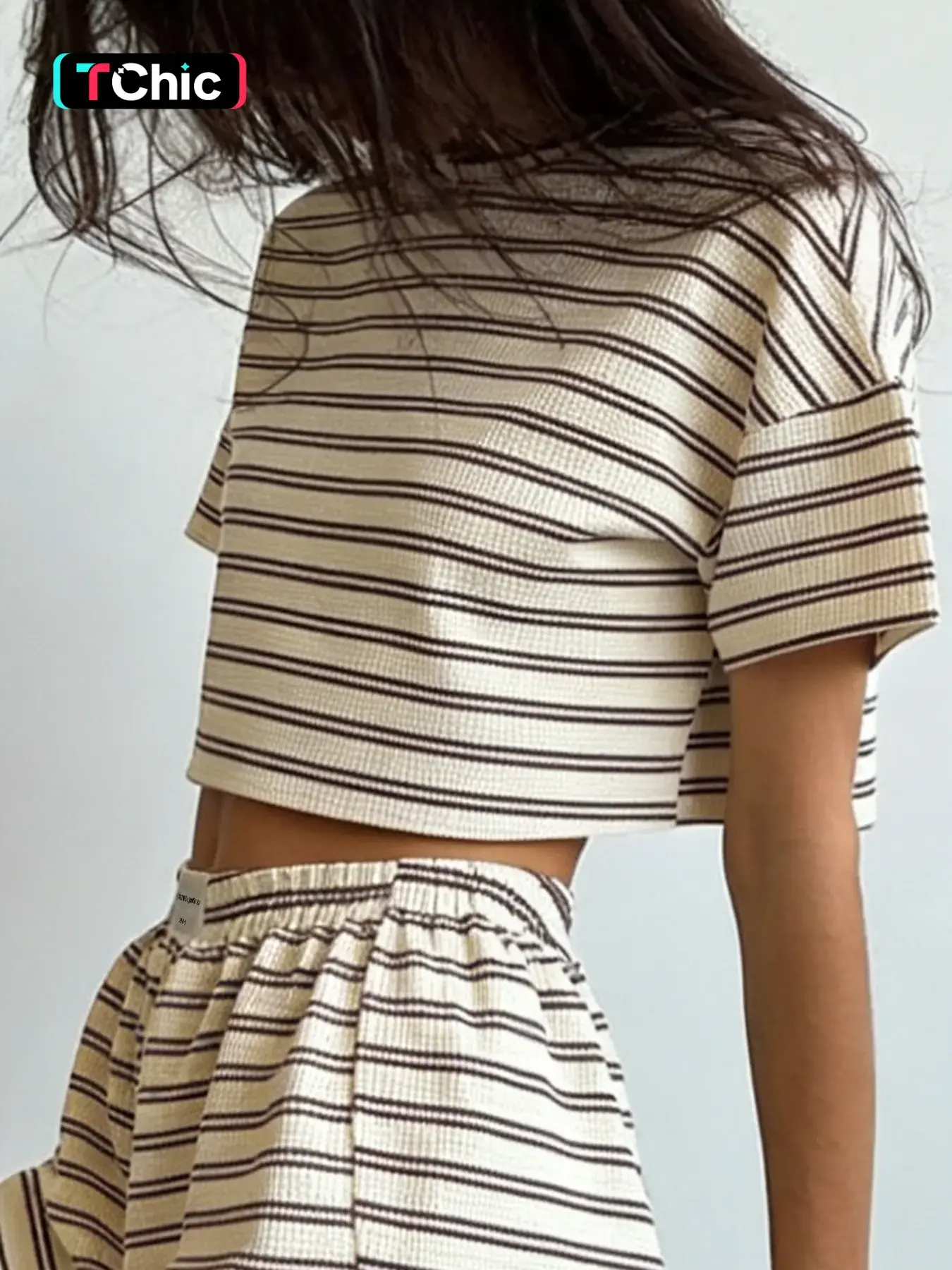 2-Piece Summer Pyjama Set, Striped Knitwear, Casual Loose-Fitting, Short Sleeve, Split Design, Breathable, Ideal for All Seasons
