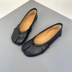 Ballet Shoes, Women's Dance Shoes, Split-toe Shoes 2026 New Models, Niche Design, Pleats, Flats, Shallow-mouth Shoes, Ballet Shoes, Pig's Trotters, Single Shoes, Split-toe Comfortable Shoes
