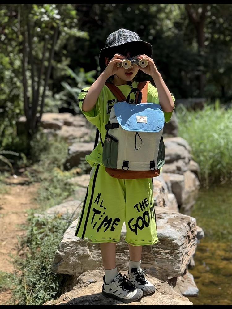 New Korean-style trendy and cool large-capacity children's backpack for travel, outdoor hiking, and kindergarten use for boys and girls