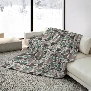 Retro Abstract Camouflage Cooling Blanket, Breathable Thin Summer Blanket with Earth Tone Jungle Camo Design, Skin-Safe Cozy Material, Practical Decor Throw for Casual Bedroom, Road Trip and Indoor Daily Rest