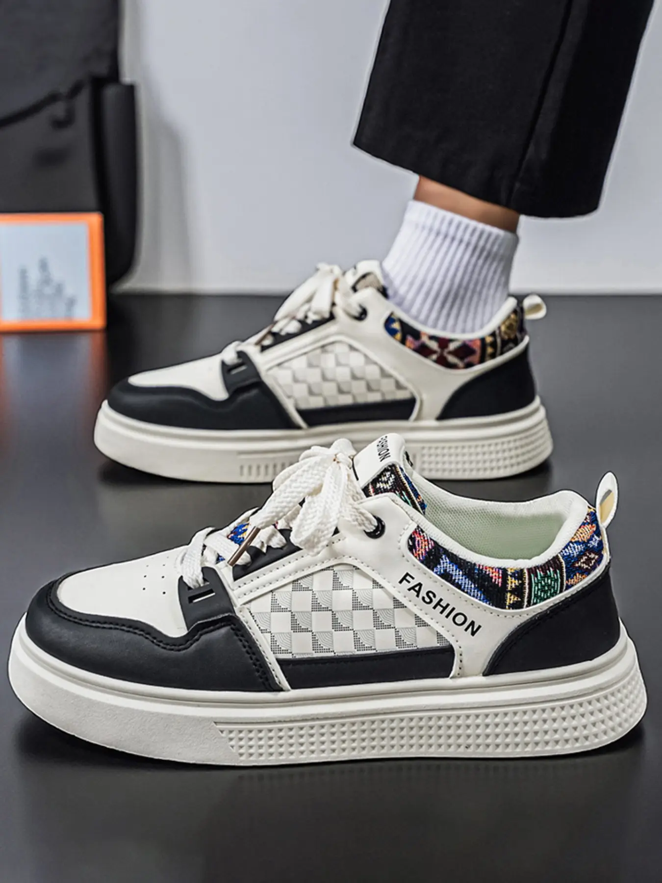Men's Ethnic Style Checkerboard Platform Skate Shoes, Two-Tone Thick Braided Rope Laces Low-Top Casual Sneakers, Fashion Letter Print Anti-Slip Shock Cushion Trendy Street Footwear for Young Men