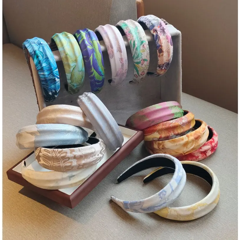Women's Plastic Headband Ethnic Chinese Style Floral Embroidery Comfortable Hair Accessory for Everyday School Travel