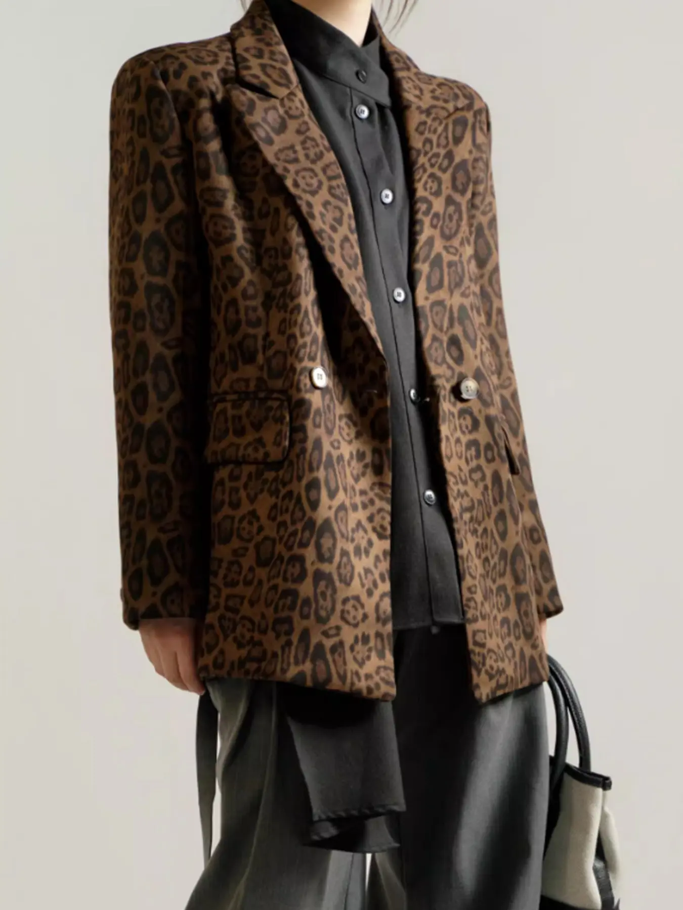 Women Leopard Print Statement Blazer, Trendy Chic Elegant Long Sleeve Slim Fit Jacket, Casual Office Wear, All-Season Fashion Outerwear