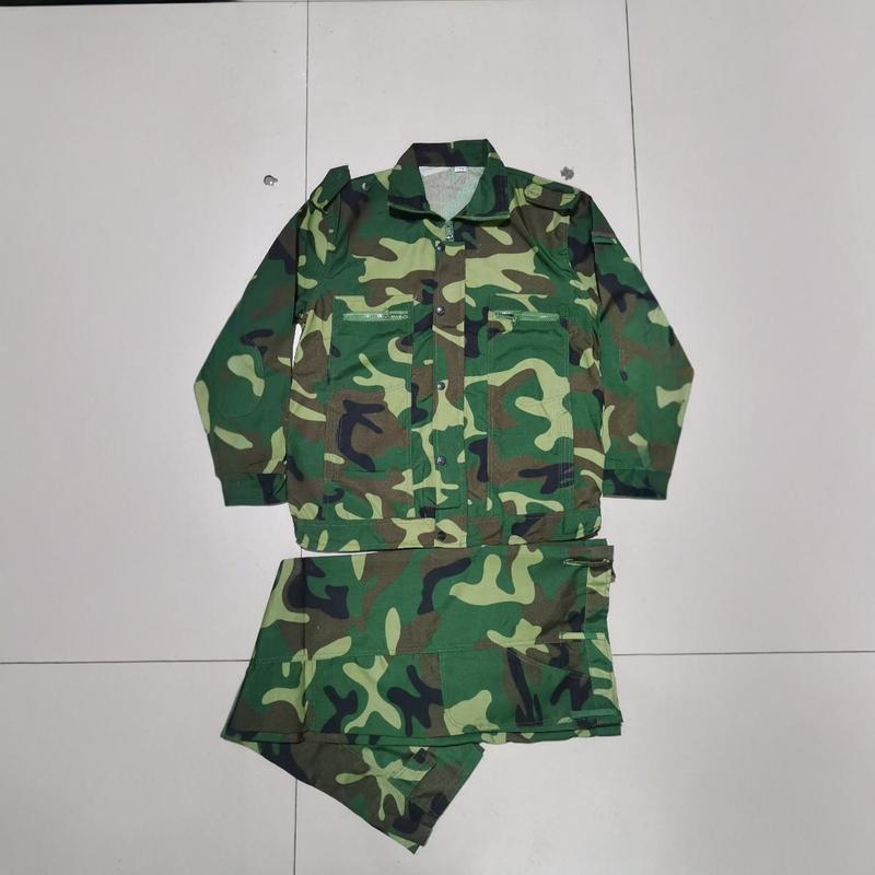 Student Campus Training Camouflage Uniform Cloth with Patches and Scars Camouflage Uniform Outdoor Expansion Training Work Uniform