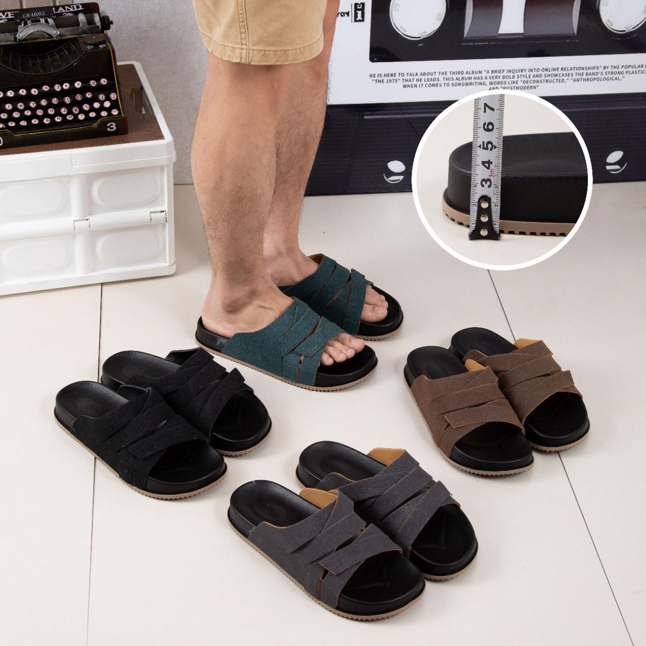 Fashionable men's slippers, new 2026 summer style, light luxury mesh velvet, non-slip, versatile casual beach shoes for outdoor wear, dopamine color scheme.