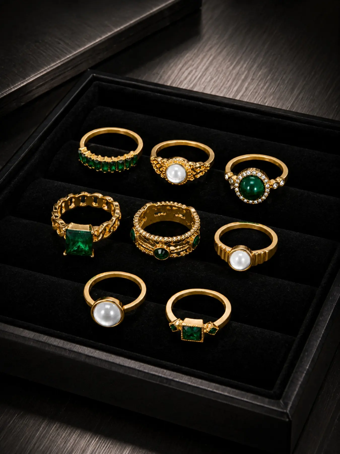 8PCS Gold Emerald Gemstone Ring Set Luxury Vintage Jewelry Collection Elegant Stackable Rings with Green Crystal Pearl Design Fashion Statement Rings for Women Daily Wear Wedding Party Anniversary Gift