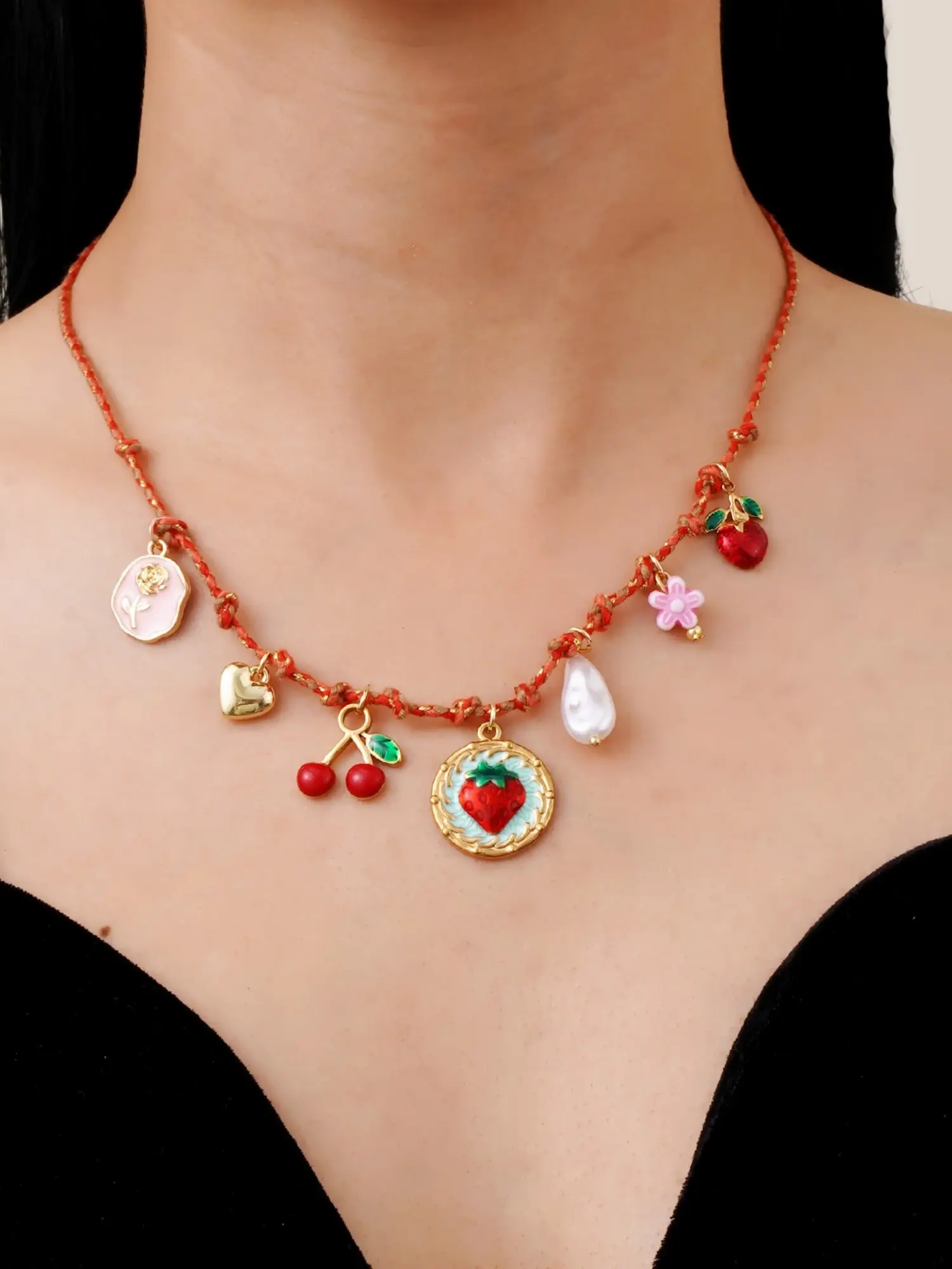 Cute Cherry & Strawberry & Heart Design PendantNecklace for Women for Gift, Clavicle ChainNecklace, Clavicular Necklace, Fashion All-match Accessories for Daily Wear, Love HeartNecklace, Charm Necklaces, Trendy Jewelry